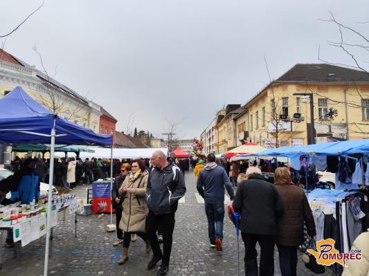 FOTO in VIDEO: Popoldanski utrip na Mikloševem senju