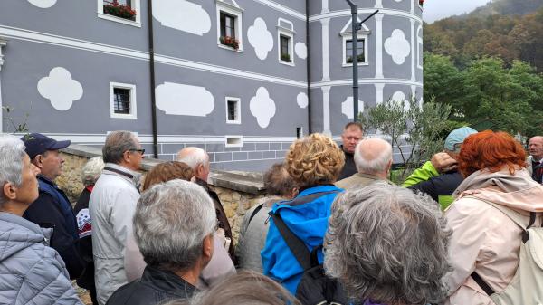 Društvo upokojencev na poti med kulturo, naravo in kulinariko