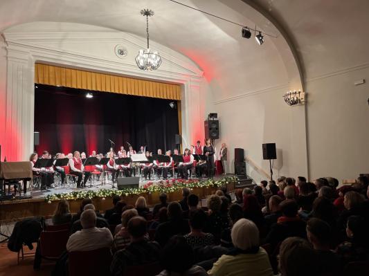 Ljutomer obeležil praznični čas s koncertom Pihalnega orkestra