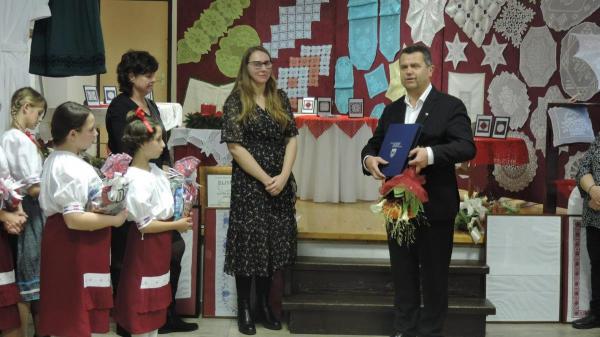 FOTO: Krožek ročnih del obeležil 20 let delovanja