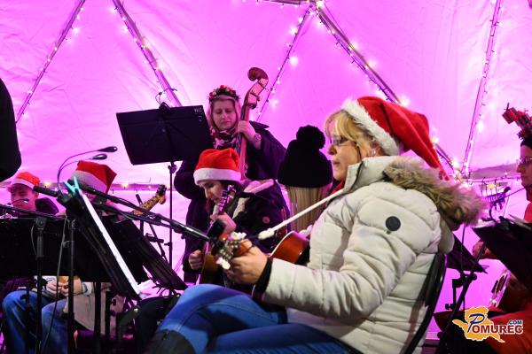 FOTO in VIDEO: Praznična čarobnost s Pomurskim tamburaškim orkestrom