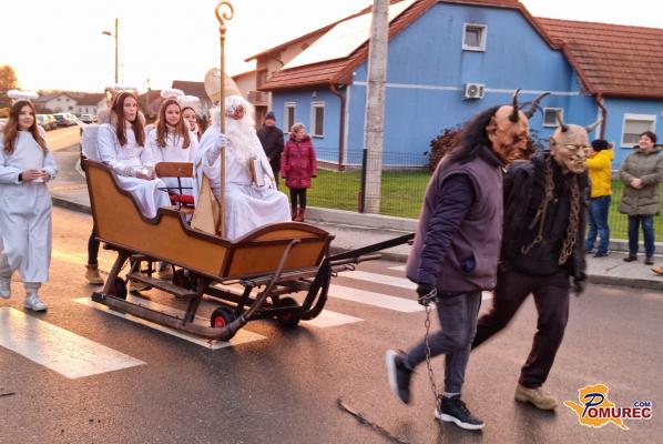 FOTO: Na Dolnji Bistrici potekalo Miklavževo proščenje