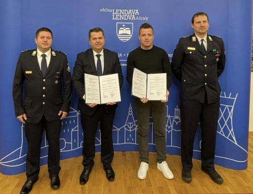 FOTO: Podpis pogodbe za gasilski dom, pomembna investicija za Dolino