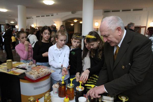 FOTO: Lendava gostila osrednjo prireditev ob Dnevu čebelarskega turizma