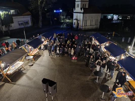 FOTO: Dobrodelni bazar povezal krajane in društva v Gančanih