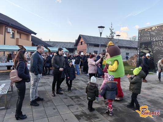 FOTO: Olijev božični sejem navdušil obiskovalce