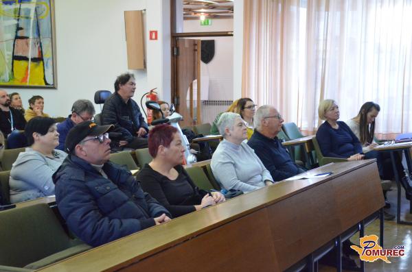 FOTO: V Murski Soboti potekal posvet ob mednarodnem dnevu invalidov