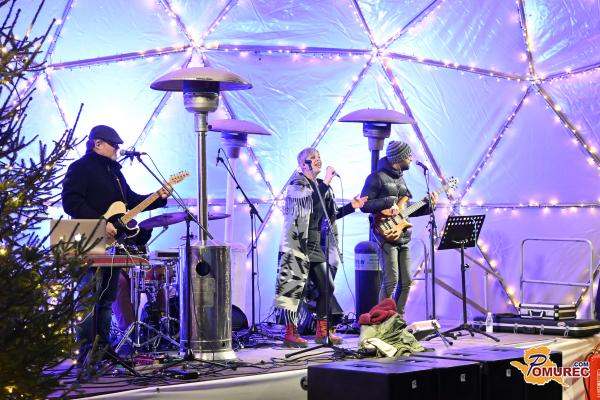 FOTO in VIDEO: Drevored Martina Luthra oživel z glasbo Play Banda