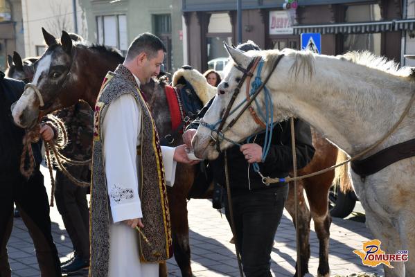 FOTO in VIDEO: Tako je potekal letošnji blagoslov konjev v Lendavi