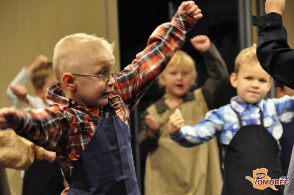 FOTO: Folkloristi navdušili v Sv. Juriju 