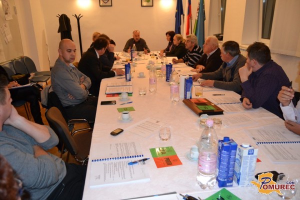 V Svetem Juriju svetniki niso naklonjeni predlogu, da bi seje postale bolj javne