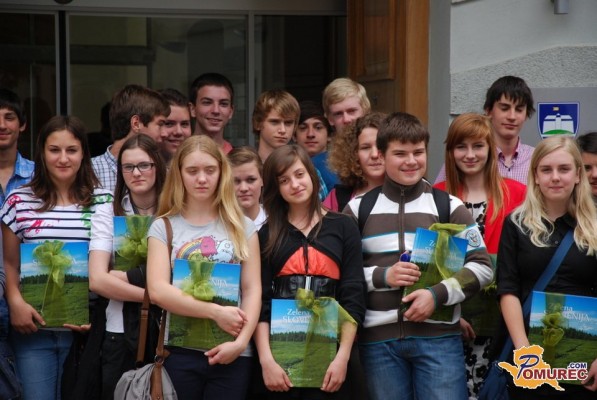 FOTO: Lendavski župan sprejel najuspešnejše devetošolce