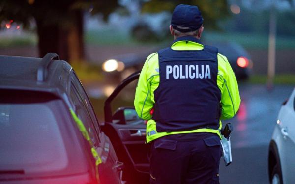 Prometna nesreča v Radencih: Na prehodu za pešce voznik trčil v peško, odpeljati so jo morali v bolnišnico