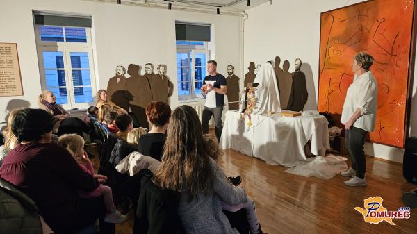 FOTO: Lutkovna predstava navdušila otroke v ljutomerski knjižnici