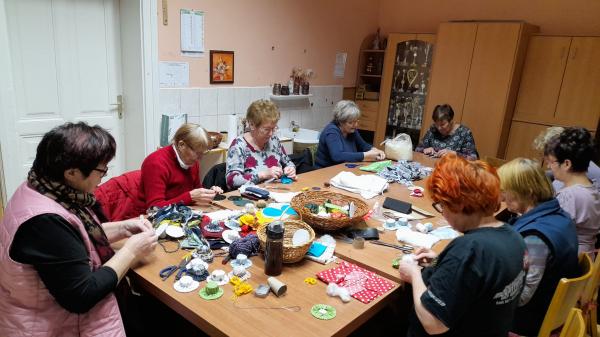 FOTO: Članice društva so se družile na delavnici