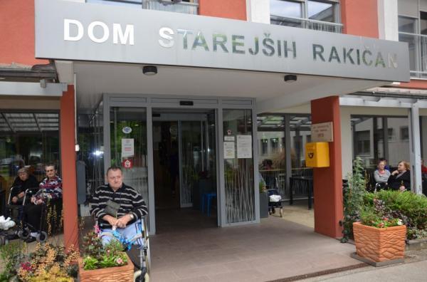 Direktor Hoblaj in očitki o nepravilnostih: Kako se bo razpletlo?