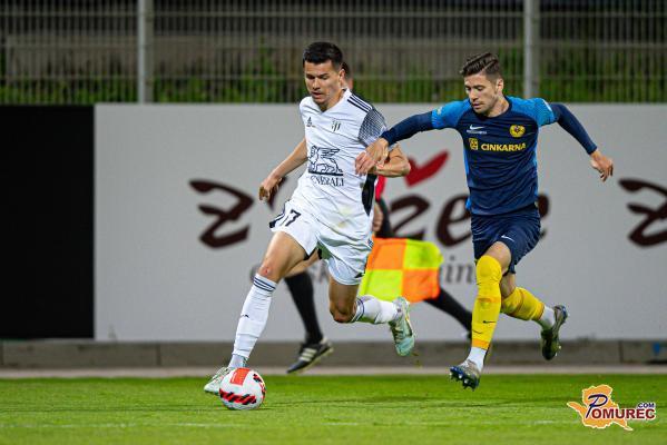 Več denarja za manjše klube, več priložnosti za mlade: Kaj prinašajo nova pravila?