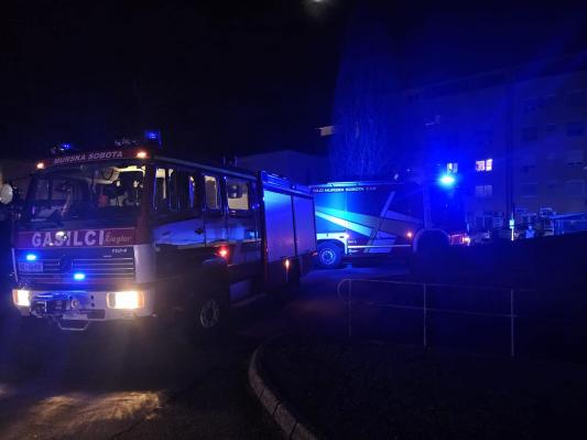 FOTO: Požar v večstanovanjskem objektu v Murski Soboti