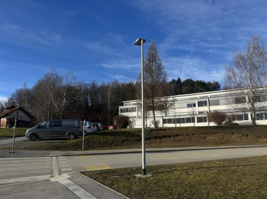 Grožnje z bombo v Pomurju: Policija obiskala več šol in vrtcev