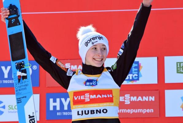 Nika Prevc do novih stopničk v Zau