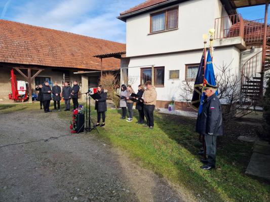 FOTO: Minilo je 80 let od boja v Grlavi