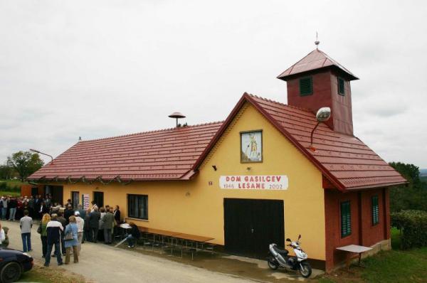 Občina Apače prejela donacijo za nakup defibrilatorja