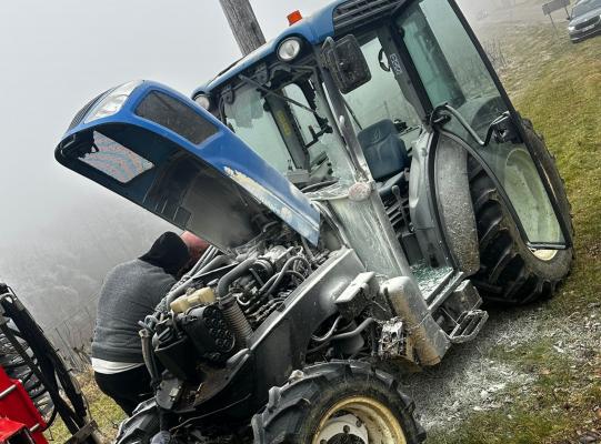 Zagorelo v električni omarici župnišča, gorel tudi traktor
