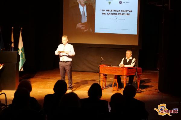 FOTO: Poklon dr. Antonu Vratuši v Murski Soboti