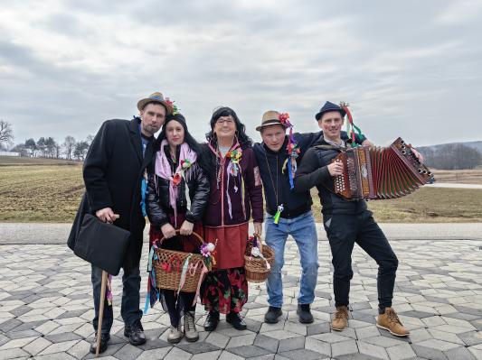 FOTO: Maškare razveslile občane in občanke občine Grad