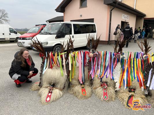 FOTO in VIDEO: Pisani kurenti in glasno rajanje v Ižakovcih navdušili obiskovalce