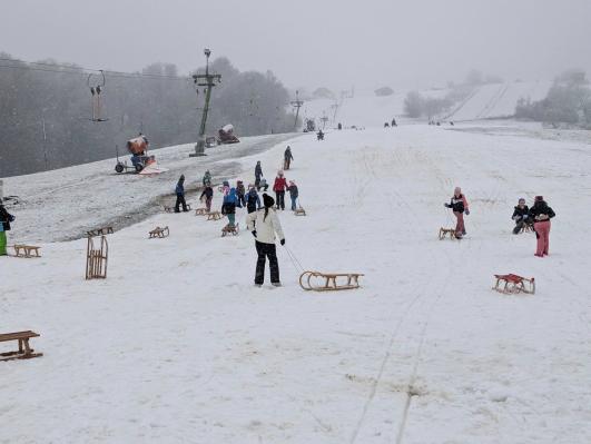Zimska zabava v Prlekiji: danes nočna smuka in sankanje!