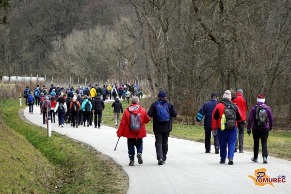 FOTO: Ubrali so pot pod noge na Blaževem pohodu