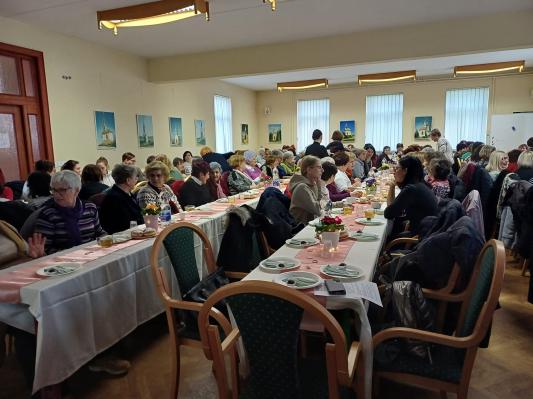 FOTO: Trstenjakovi dnevi: Ženski zajtrk privabil več kot 150 udeleženk