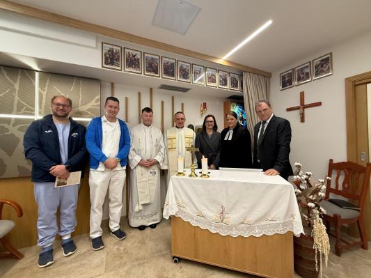 FOTO: Ob svetovnem dnevu bolnikov blagoslovili novo kapelo