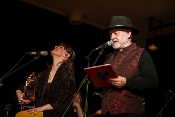 FOTO: Ditka in Feri Lainšček navdušila občinstvo na praznovanju dneva žena