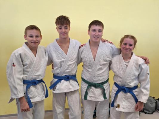 FOTO: Uspešen nastop mladih judistov na državnem prvenstvu v Žireh