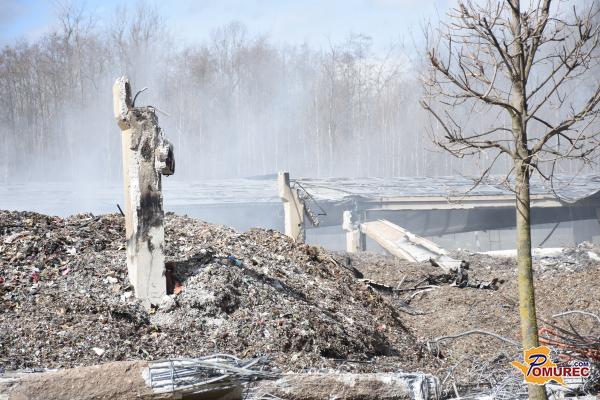FOTO: Požar pod nadzorom, a sledi dolga pot do sanacije