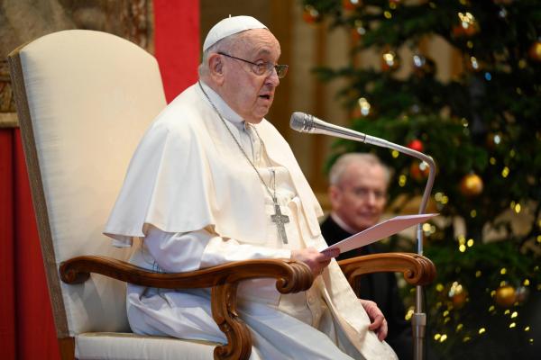 Papež Frančišek okreva