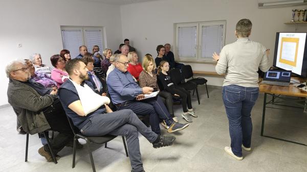 FOTO: Smrt kot del življenja. O tem so se pogovarjali v Pordašincih