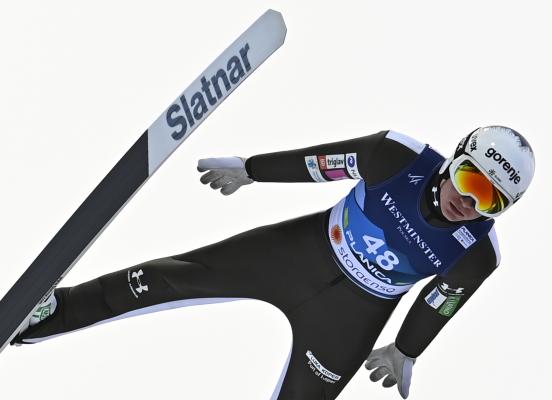 Odlična forma pred Planico: Kos in Lanišek najboljša na superekipni tekmi