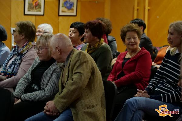 FOTO: Okrogla miza o vlogi in položaju žensk v družbi
