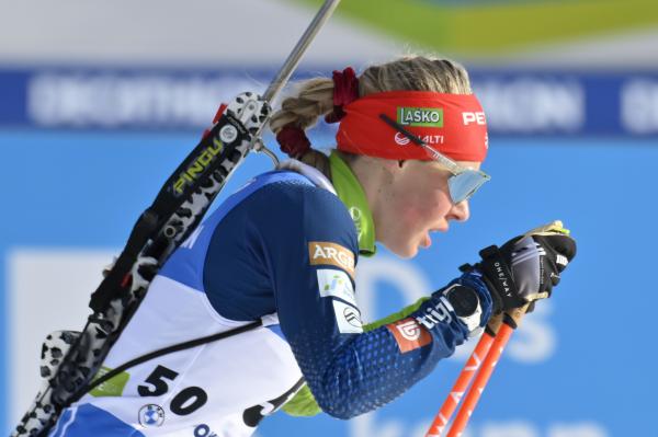 Anamarija Lampič na stopničkah skupinskega starta na Pokljuki