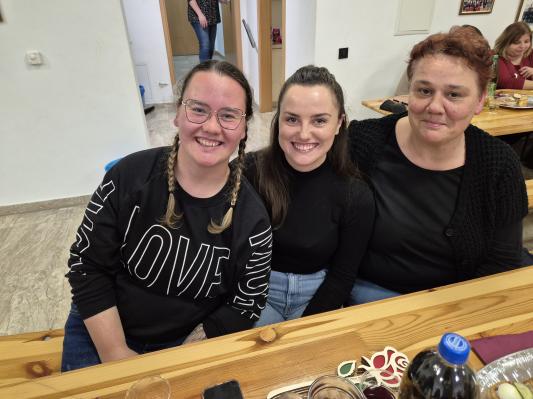 FOTO: Topel večer v Šulincih v znamenju žensk 