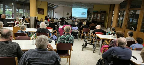 FOTO: Izobraževalno predavanje o prehrani starejših