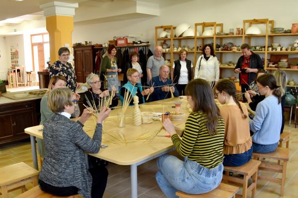 FOTO: Zlata nit povezala rokodelce v Veržeju