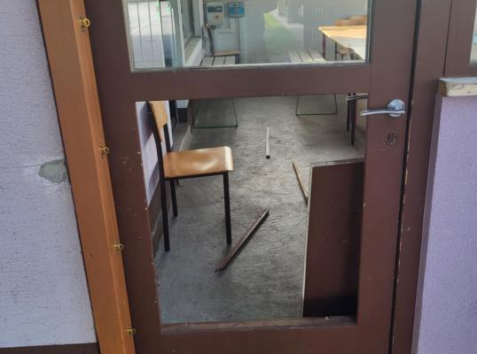 FOTO: V Lipovcih na delu vlomilci, pustili razdejanje