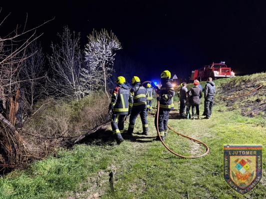 FOTO: Požar v gozdu pri Ljutomeru uspešno pogašen