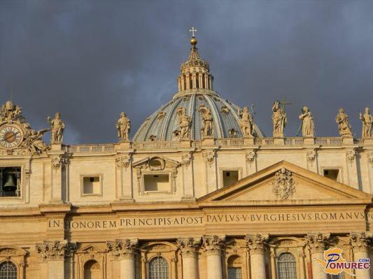 Kdo je že potrdil udeležbo na pogrebu papeža?