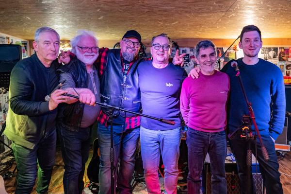 FOTO in VIDEO: S koncertom v spomin na Janeza – za glasbo, za špricar, za prijatelja