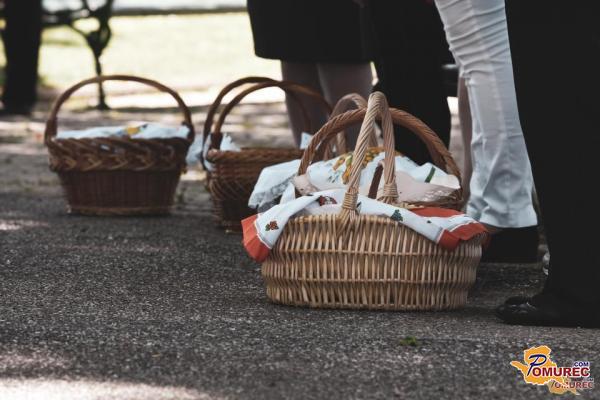 Kakšna je simbolika velikonočnih jedi v košari?